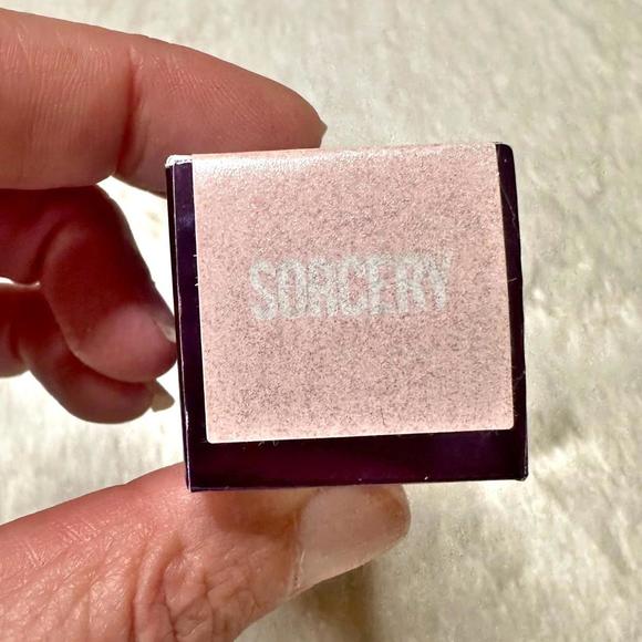 NIB Jeffree Star The Gloss Lip Gloss in Sorcery Full Size 4.5ml - Picture 9 of 10